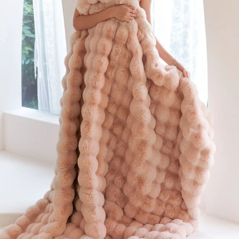 Treat yourself to the Luxury Fluffy Fleece Blanket 100x160 cm – Warm and Comfortable Microfiber for Cozy Cold Evenings!