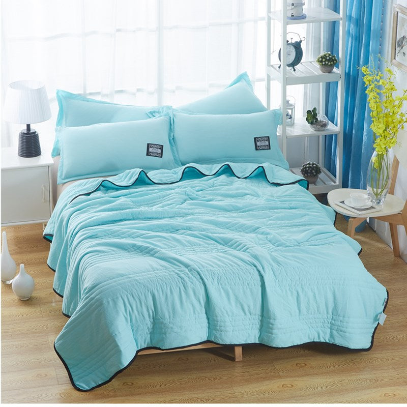 Summer Luxury Cool Silk Blanket – Lightweight and Breathable for Ultimate Comfort on a Single Bed