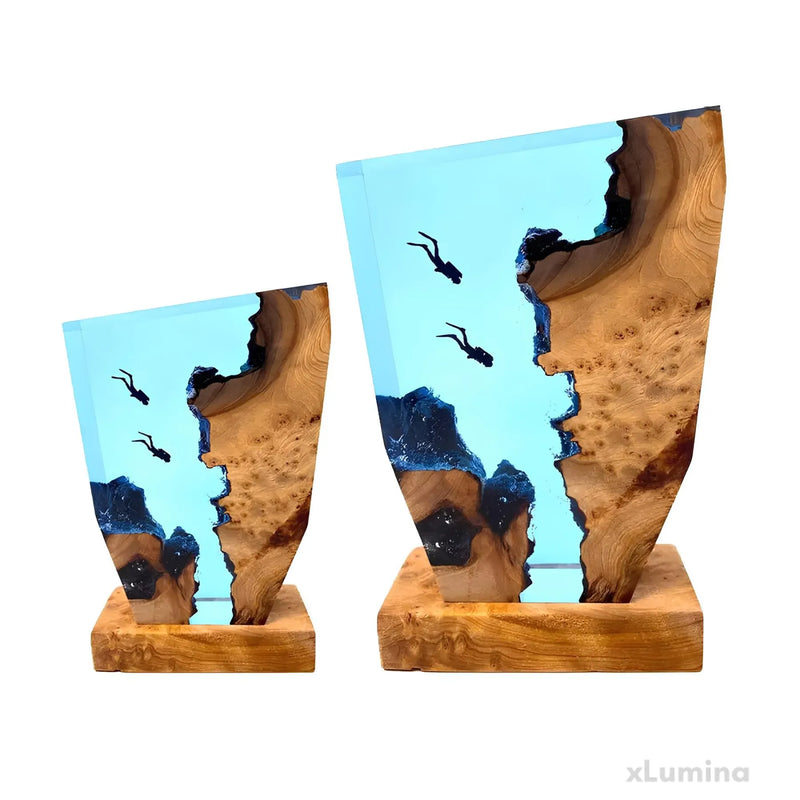 Adjustable LED Ocean Diver Table Lamp – Maritime Design in Resin and Wood, Ideal for Your Living or Bedroom