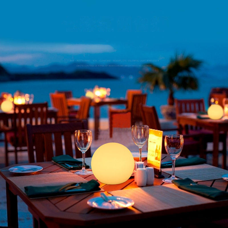 AuraBall LED Table Lamp – Create an Enchanting Atmosphere with Dynamic Color Changes