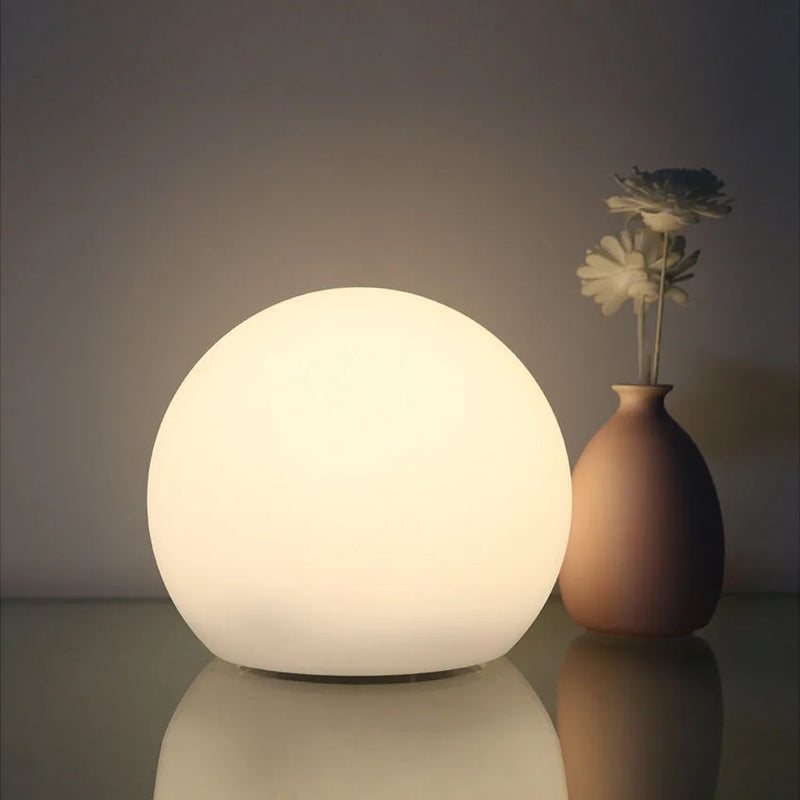 AuraBall LED Table Lamp – Create an Enchanting Atmosphere with Dynamic Color Changes