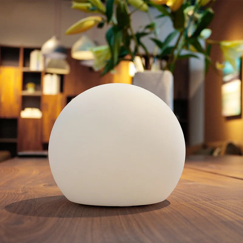 AuraBall LED Table Lamp – Create an Enchanting Atmosphere with Dynamic Color Changes