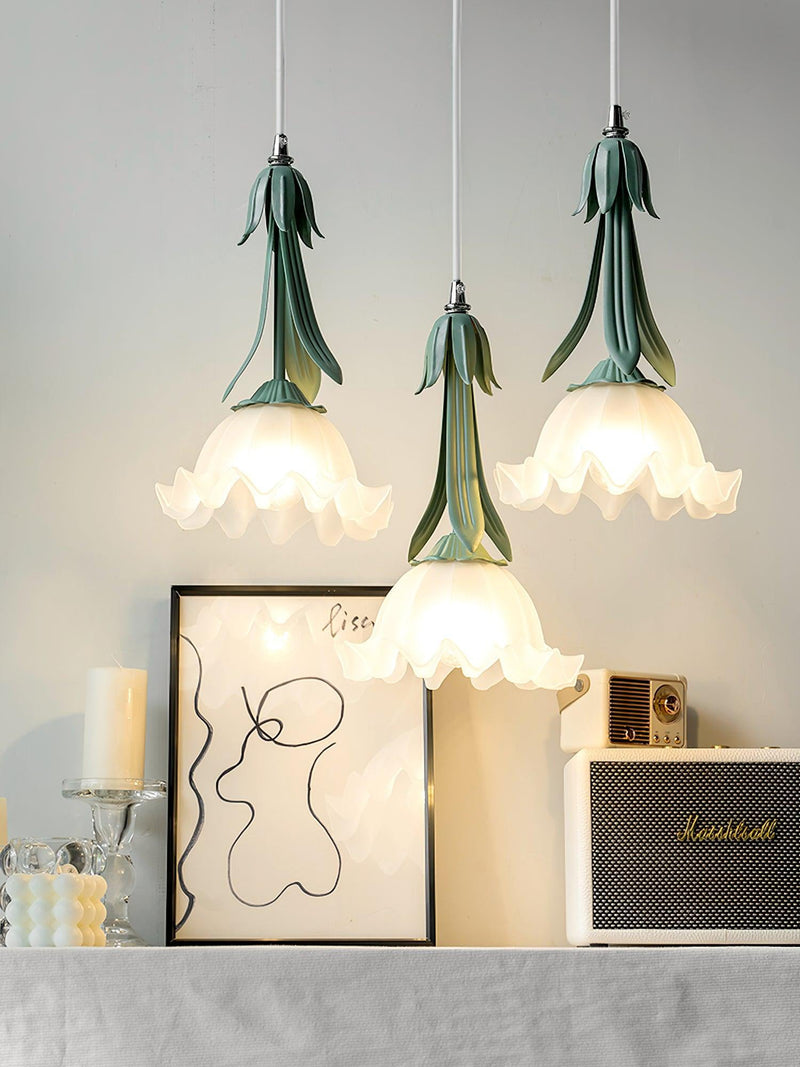 Elegant Lily of the Valley Pendant Lamp – Atmospheric Flower Design with Soft LED Lighting