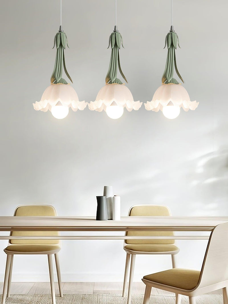 Elegant Lily of the Valley Pendant Lamp – Atmospheric Flower Design with Soft LED Lighting