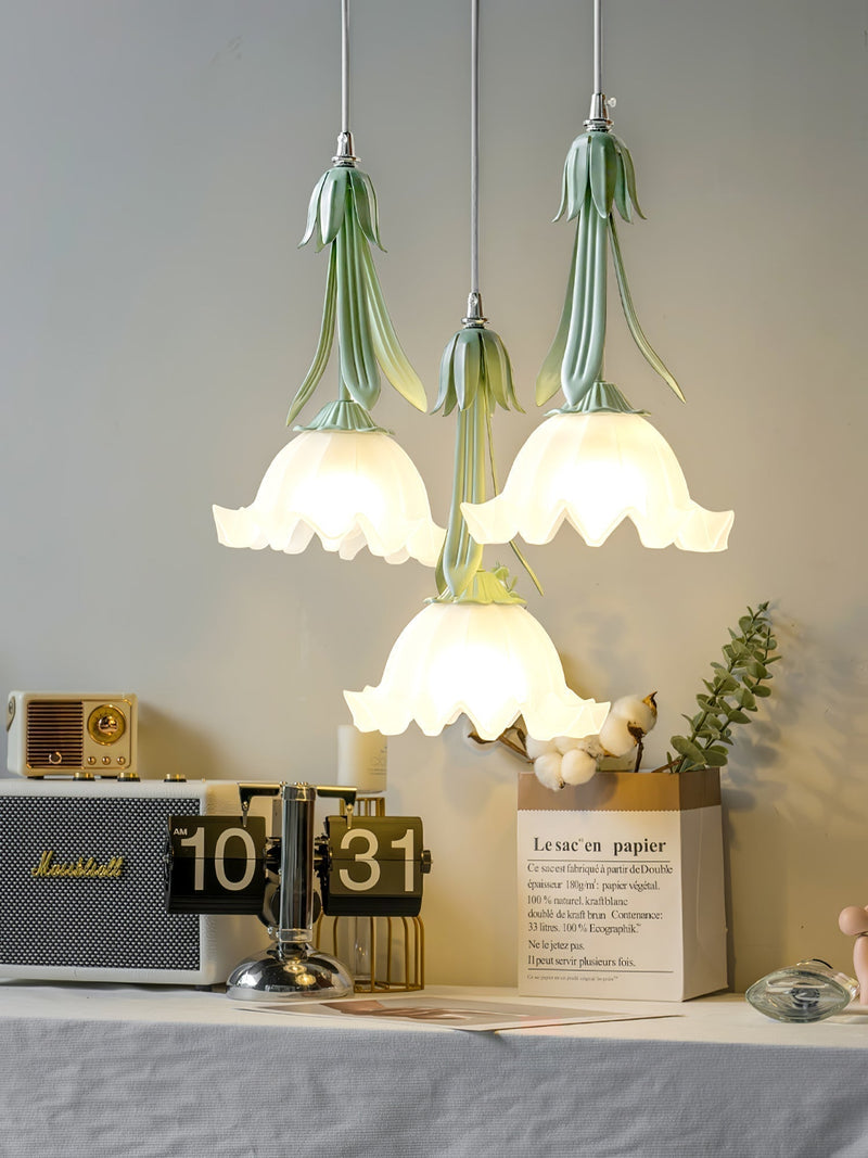 Elegant Lily of the Valley Pendant Lamp – Atmospheric Flower Design with Soft LED Lighting