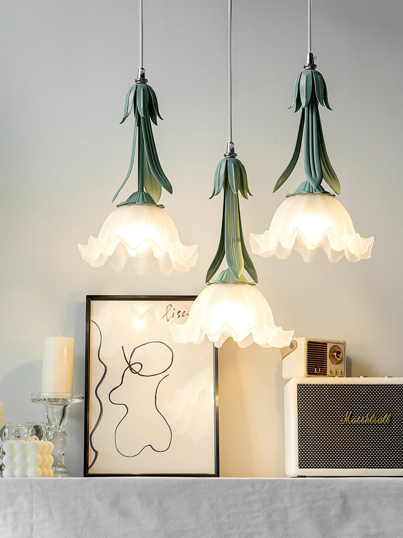 Elegant Lily of the Valley Pendant Lamp – Atmospheric Flower Design with Soft LED Lighting