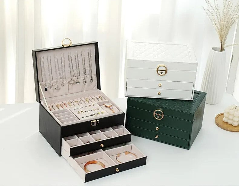Stylish Luxury Leather Jewelry Box – The Perfect Space for Your Treasures