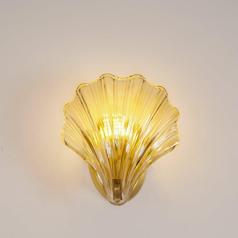 Stylish Modern LED Wall Lamp with Chic Shell Design in Brass and Glass – Perfect for Ambient Lighting – Ø 20 cm x H 22 cm