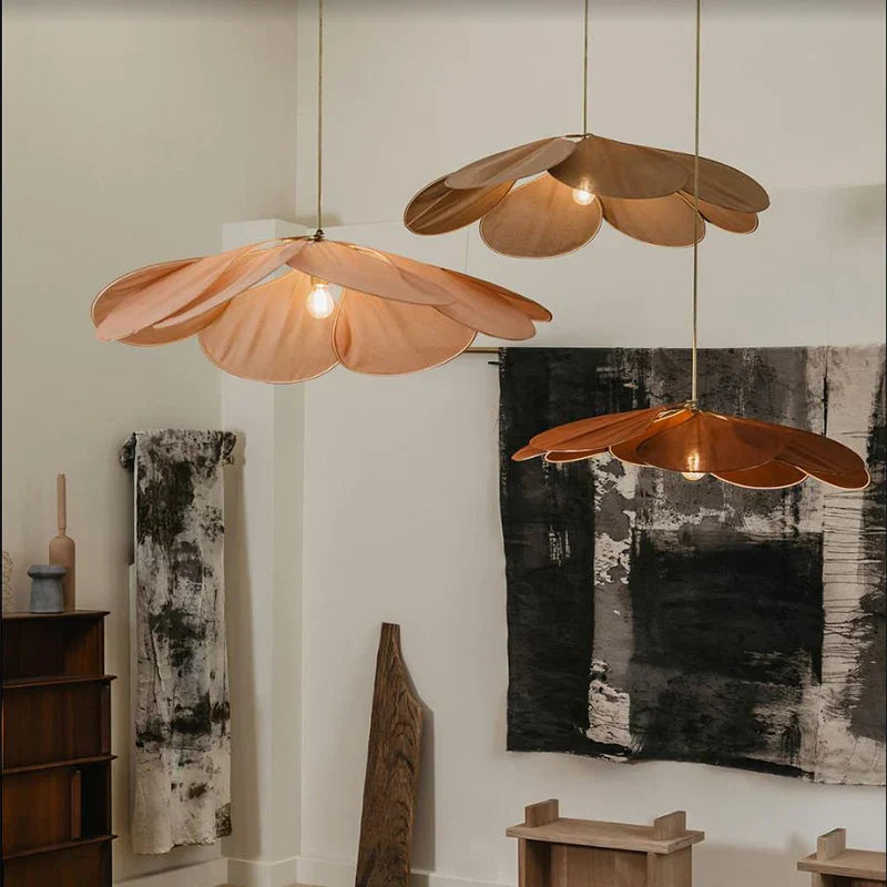 Chic Pendant Lamp with Elegant Petals