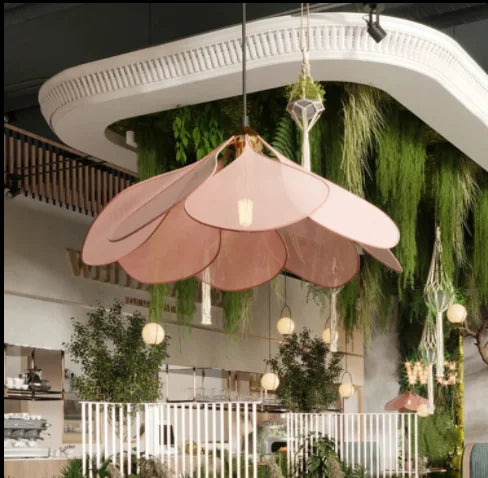 Chic Pendant Lamp with Elegant Petals