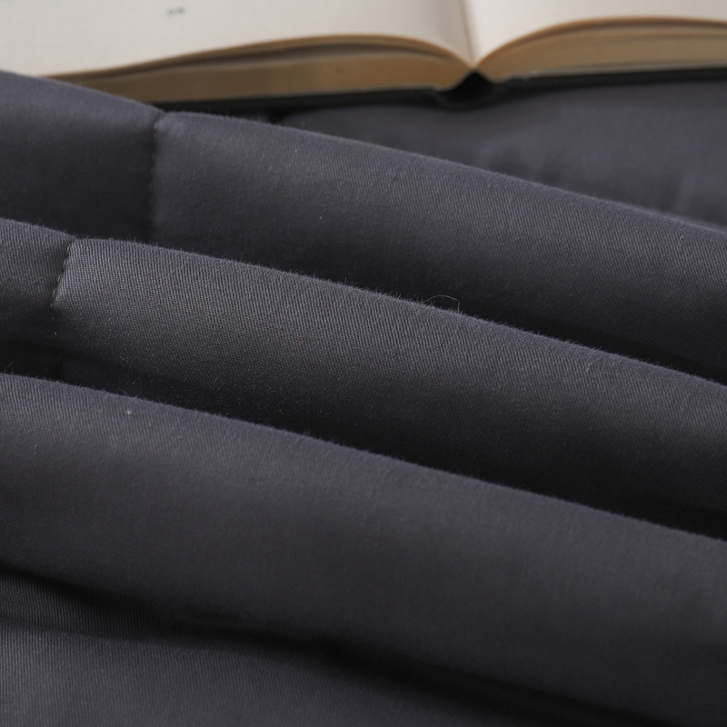 Treat yourself to our Luxury Weighted Blanket made of Breathable Cotton and Glass Beads for a Deep Sleep – Choose from 5, 7, or 10 kg!