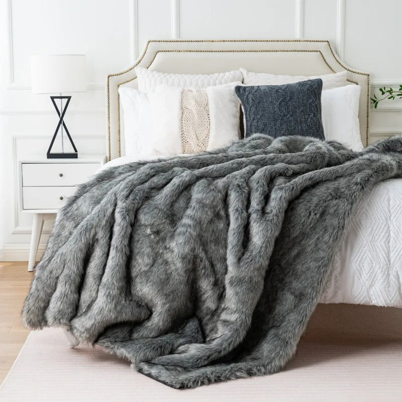Ultimate Luxury Faux Fur Blanket – Super Soft Fleece for Wonderful Comfort on Bed and Sofa, Ideal for Cold Winter Nights!